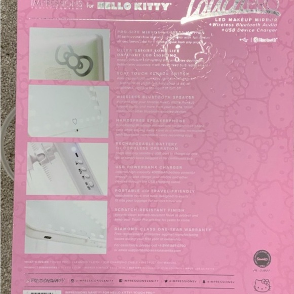 Hello Kitty Edition Touch Pro LED Makeup Mirror - Picture 7 of 7